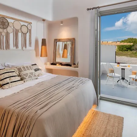 - Sleeps 3 - Private Pool-parking *