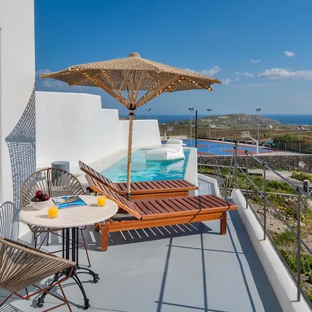 Villa - Sleeps 3 - Private Pool-parking *