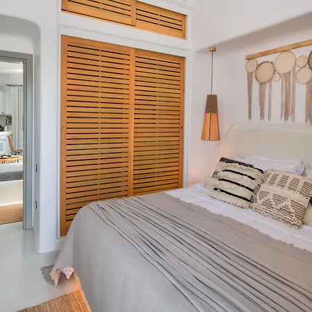 - Sleeps 3 - Private Pool-parking Megalokori