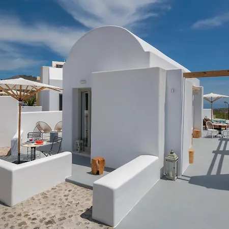 Villa - Sleeps 3 - Private Pool-parking