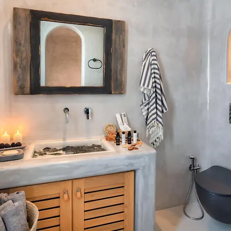 - Sleeps 3 - Private Pool-parking Megalokori